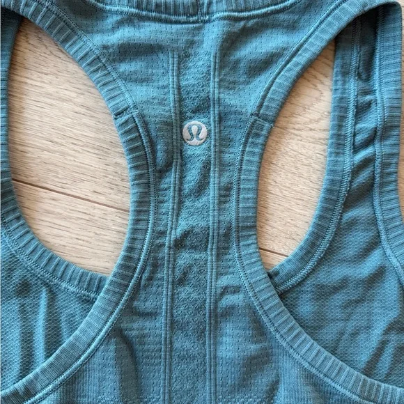 Lululemon Swiftly Tech Tank - Picture 2 of 4